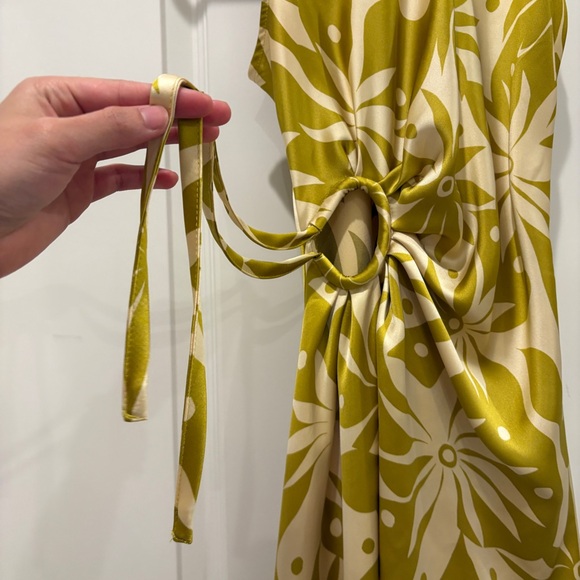 House of Harlow 1960 Gold and White Floral Maxi Dress - Picture 2 of 6